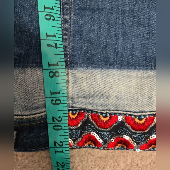 DESIGUAL × DISNEY Mickey Mouse Denim Jacket with Embroidered Details. Size 38/ M - Picture 16 of 16